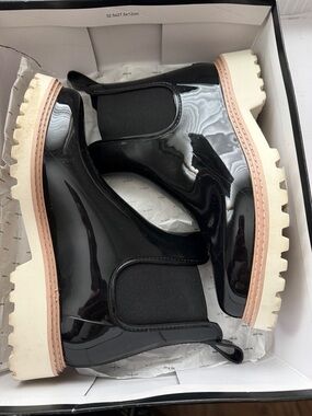 Stormy H20 Onyx Patent Stella women’s size 9